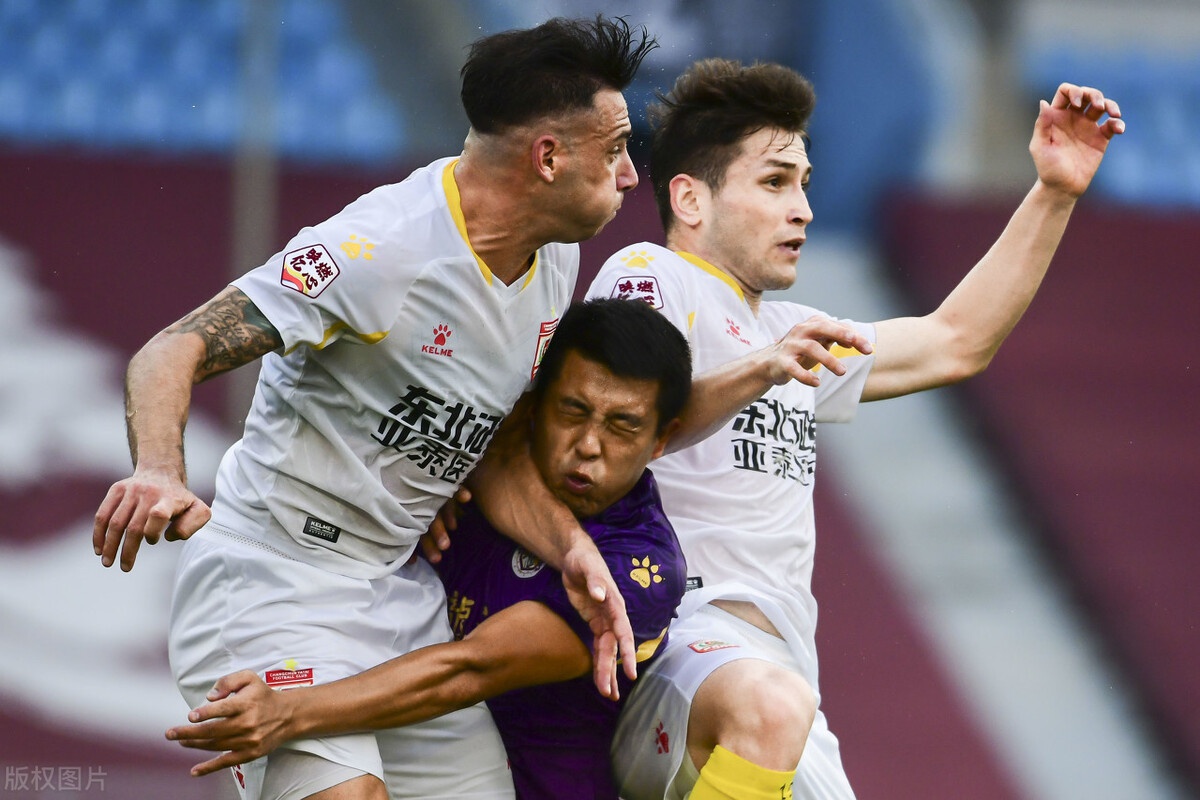 金年会共享体育平台-巴塞罗那训练开放日，加时末段强势反弹引欢呼，欧超杯在即，赛季目标并未改变的简单介绍