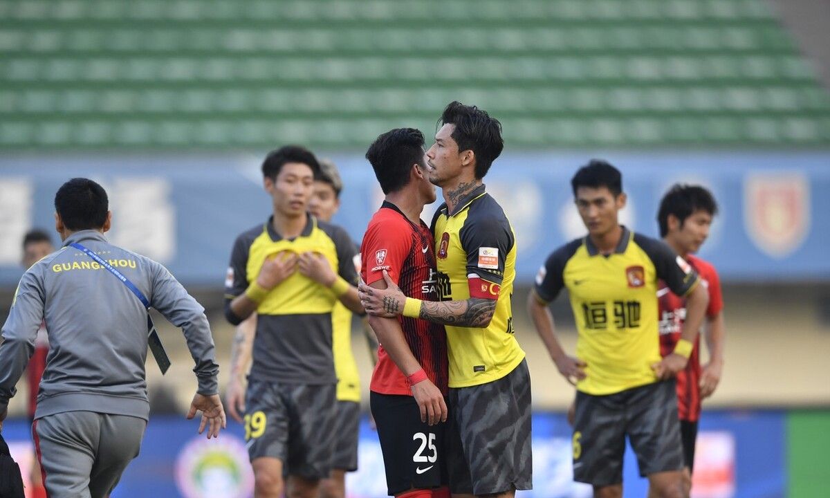 金年会官网首页-广州队迎中超关键赛；转会期扳平良机；压力陡增；团队化学反应显著