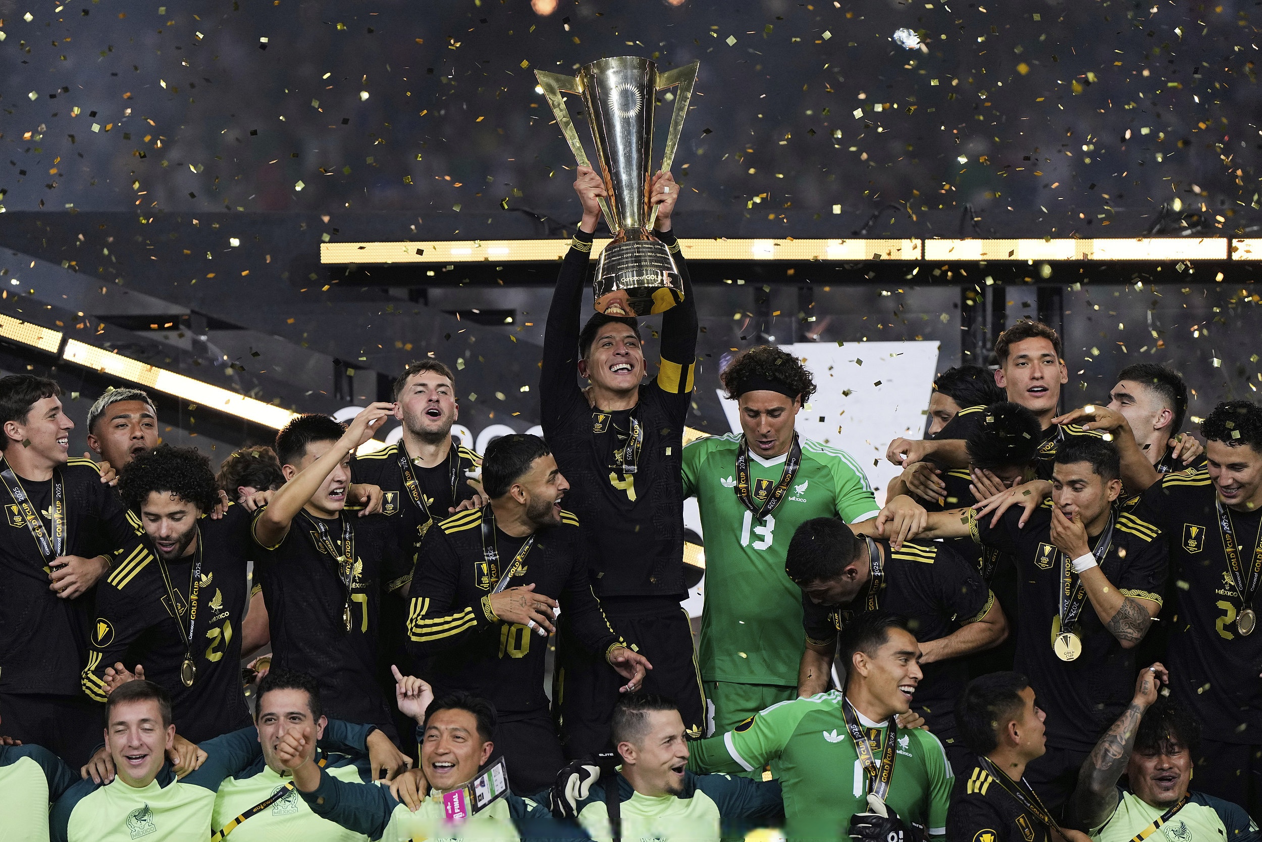 金年会官网-关于国际比赛日突围战来临，西汉姆围绕亚冠复出首秀，震撼外界，临场指挥获称赞的信息